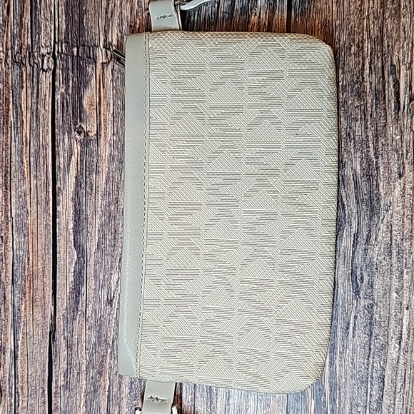 NEW MICHAEL KORS SIGNATURE BELT BAG POUCH - Picture 7 of 15